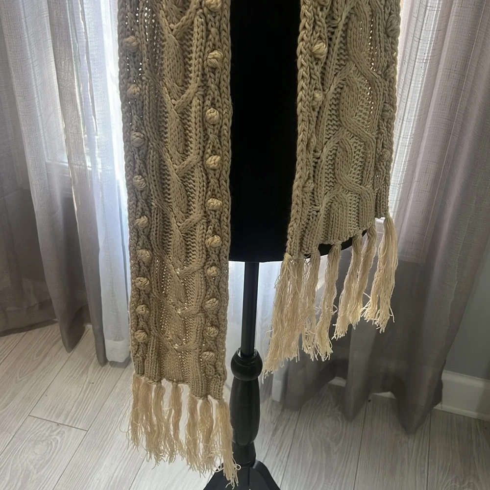 Vintage cream scarf